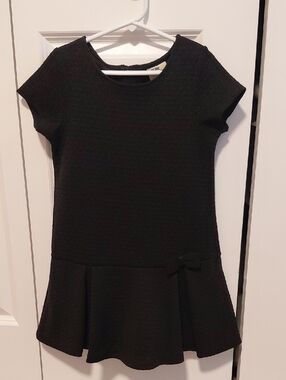 Girls' Black Short-Sleeve Peplum Dress with Bow Accent